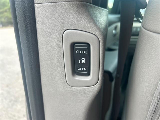 used 2014 Honda Odyssey car, priced at $12,950
