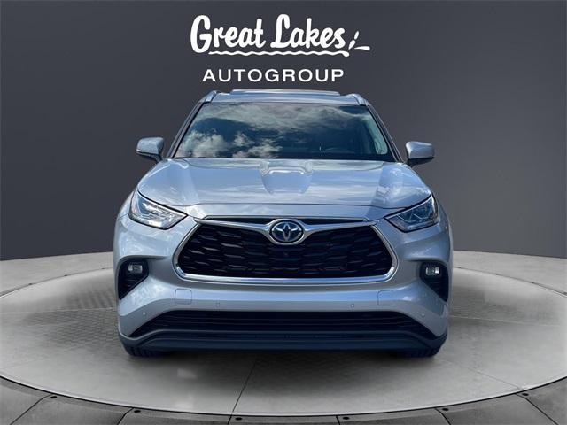 used 2022 Toyota Highlander Hybrid car, priced at $40,754
