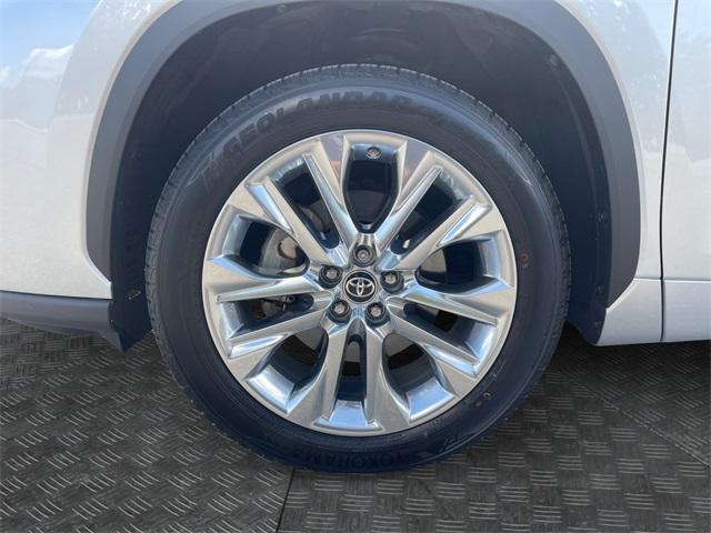 used 2022 Toyota Highlander Hybrid car, priced at $40,754