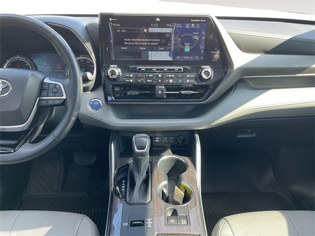 used 2022 Toyota Highlander Hybrid car, priced at $40,754