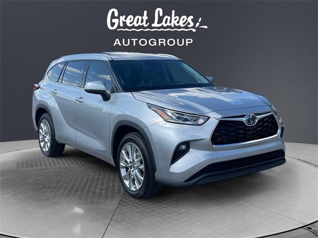 used 2022 Toyota Highlander Hybrid car, priced at $40,754
