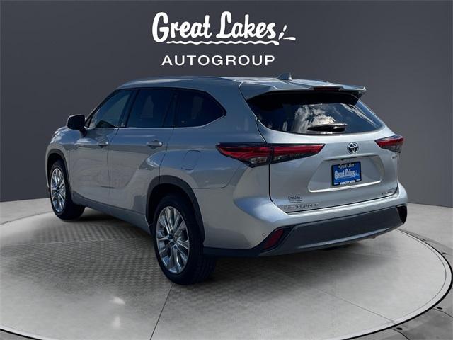 used 2022 Toyota Highlander Hybrid car, priced at $40,754