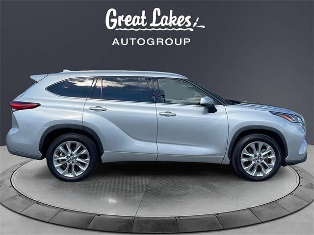 used 2022 Toyota Highlander Hybrid car, priced at $40,754
