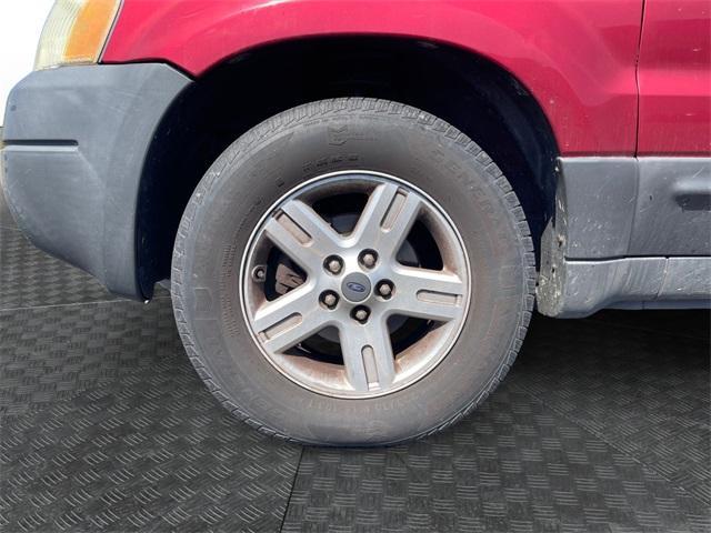 used 2003 Ford Escape car, priced at $3,888