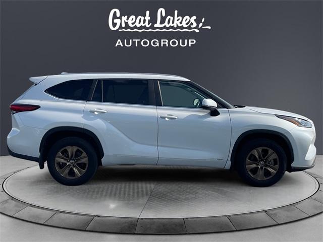 used 2023 Toyota Highlander Hybrid car, priced at $40,888
