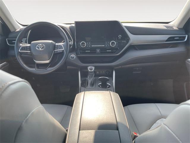 used 2023 Toyota Highlander Hybrid car, priced at $40,888
