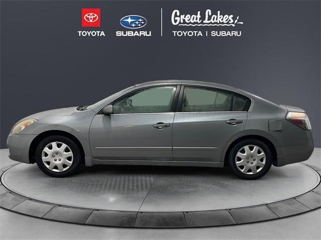 used 2009 Nissan Altima car, priced at $5,516