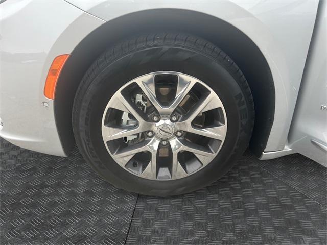 used 2023 Chrysler Pacifica Hybrid car, priced at $42,068