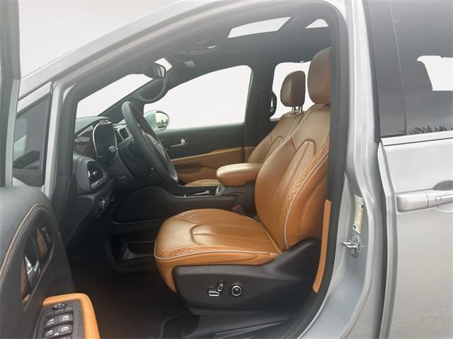 used 2023 Chrysler Pacifica Hybrid car, priced at $42,068