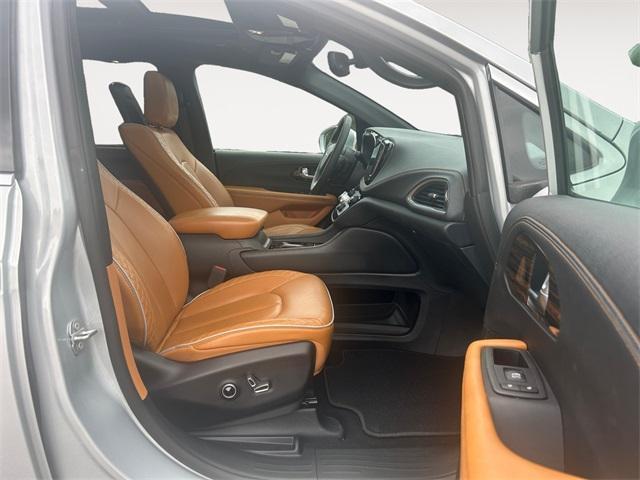 used 2023 Chrysler Pacifica Hybrid car, priced at $42,068