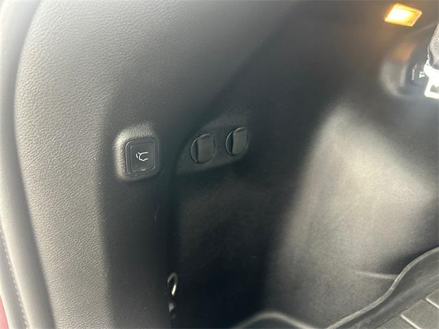 used 2021 Jeep Cherokee car, priced at $23,122