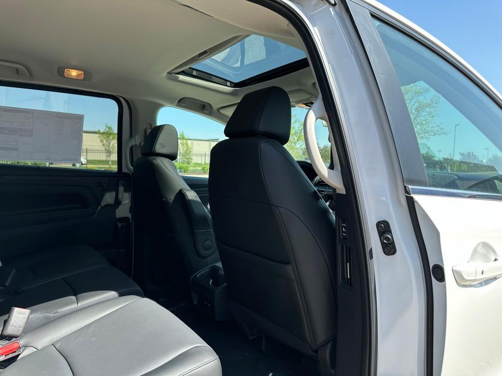 new 2025 Honda Odyssey car, priced at $44,125