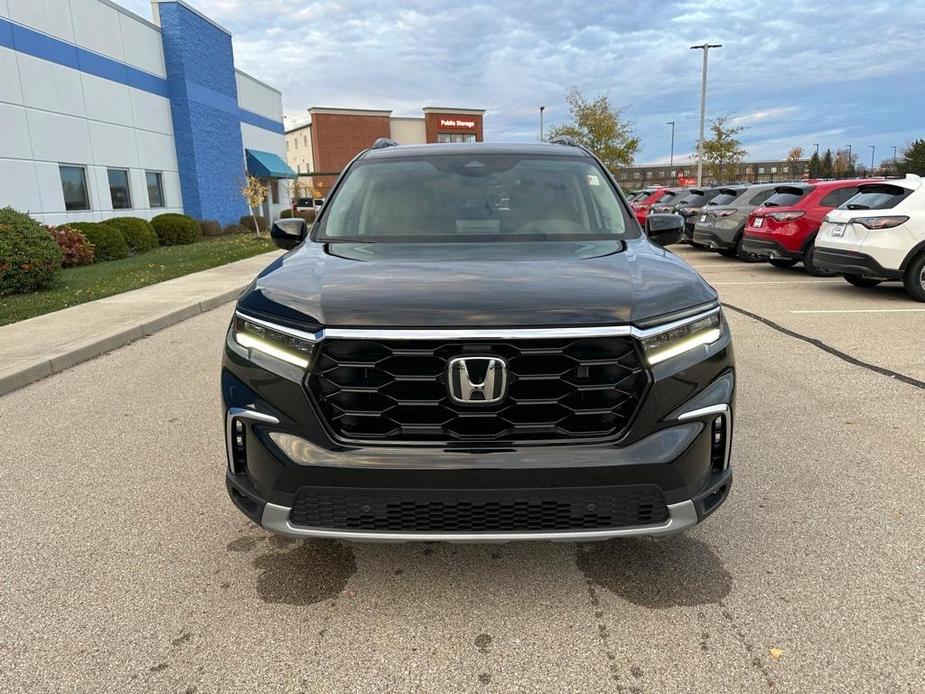 new 2025 Honda Pilot car, priced at $52,415