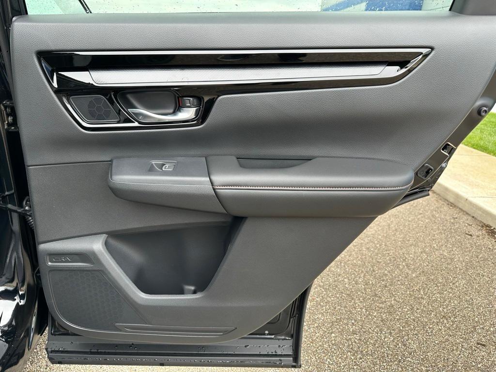 new 2025 Honda CR-V Hybrid car, priced at $42,495