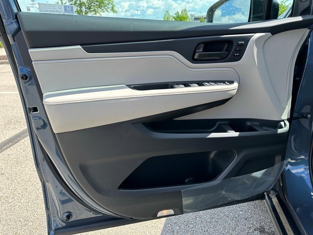 new 2025 Honda Odyssey car, priced at $43,670