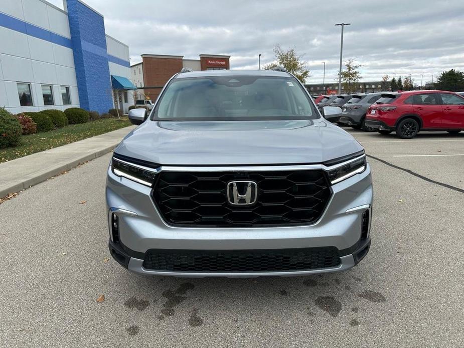 new 2025 Honda Pilot car, priced at $54,475