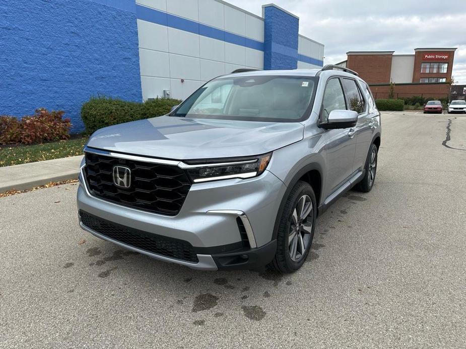 new 2025 Honda Pilot car, priced at $54,475