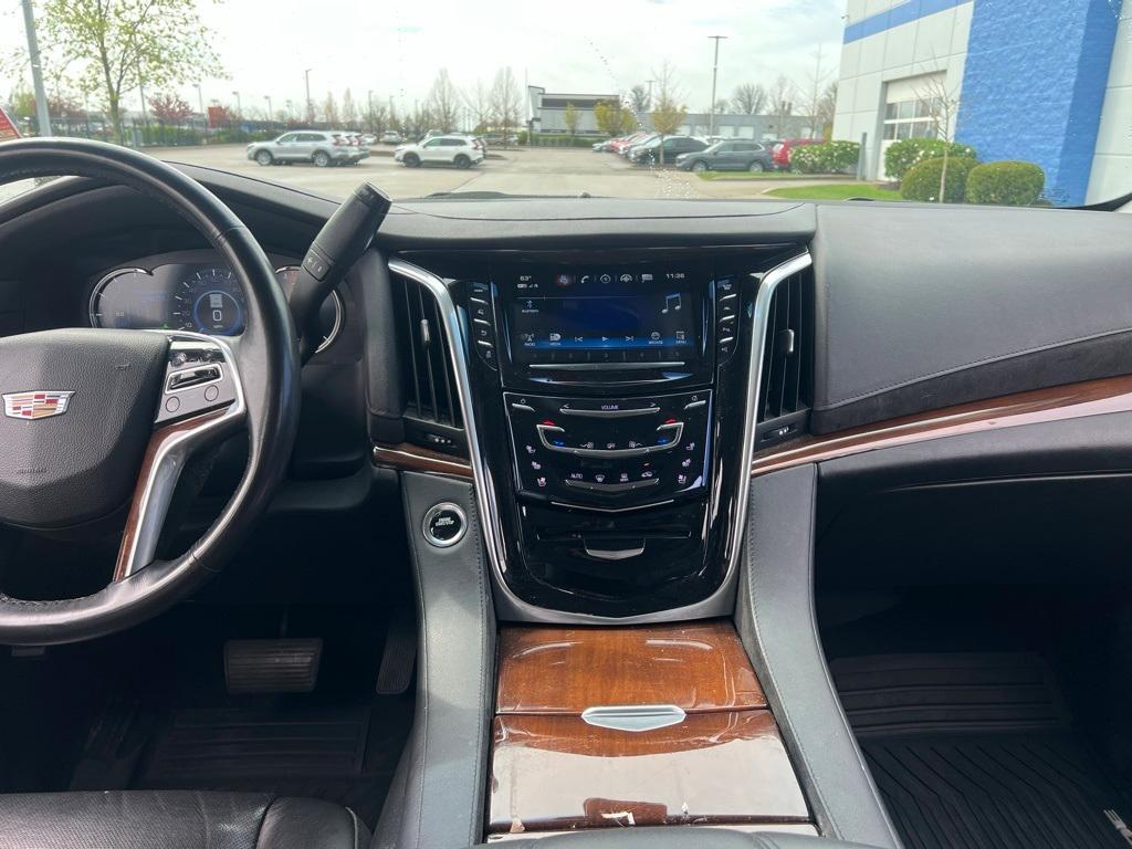 used 2020 Cadillac Escalade ESV car, priced at $37,452