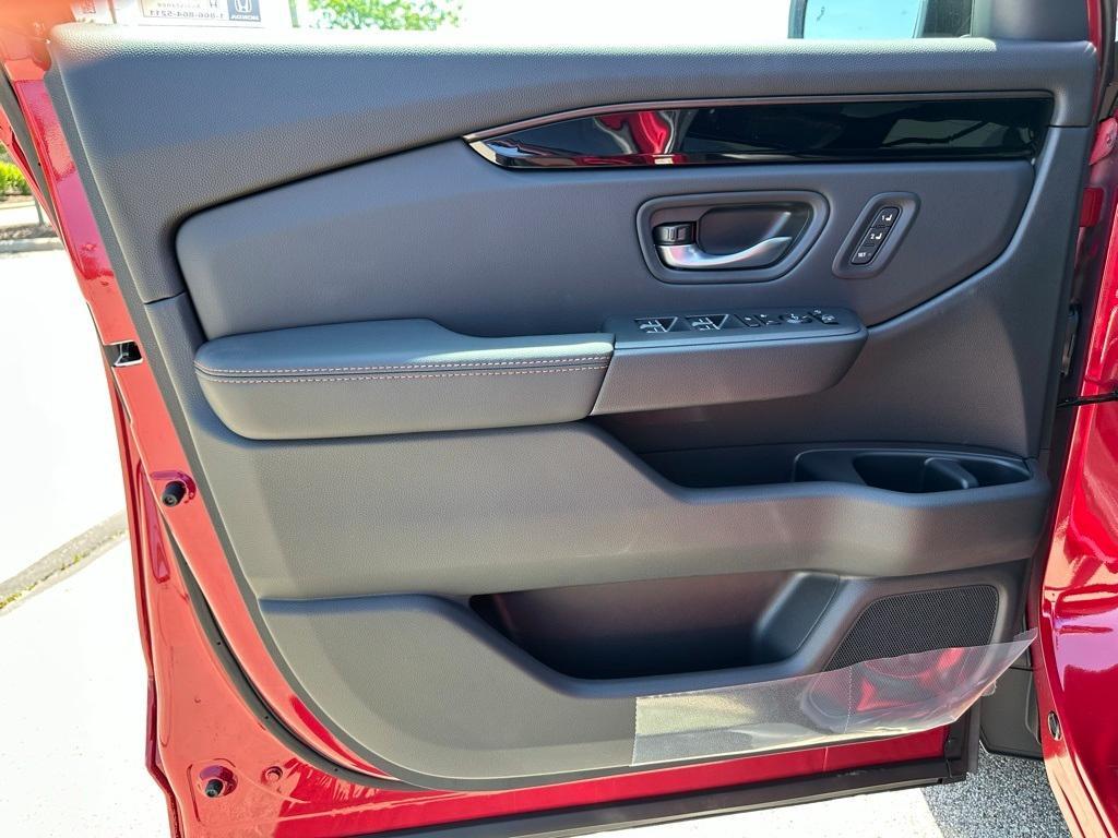 new 2025 Honda Pilot car, priced at $51,305