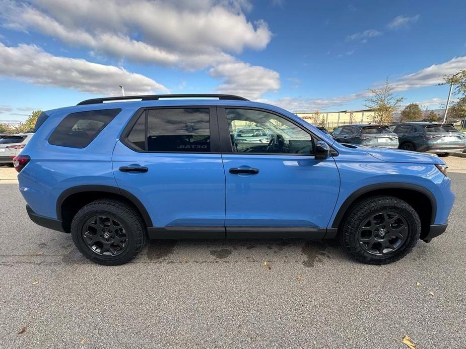 new 2025 Honda Pilot car, priced at $51,250