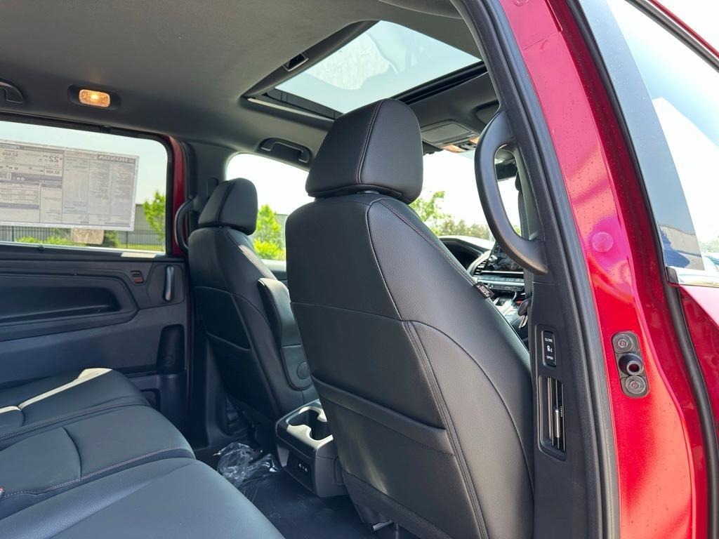 new 2025 Honda Odyssey car, priced at $45,275