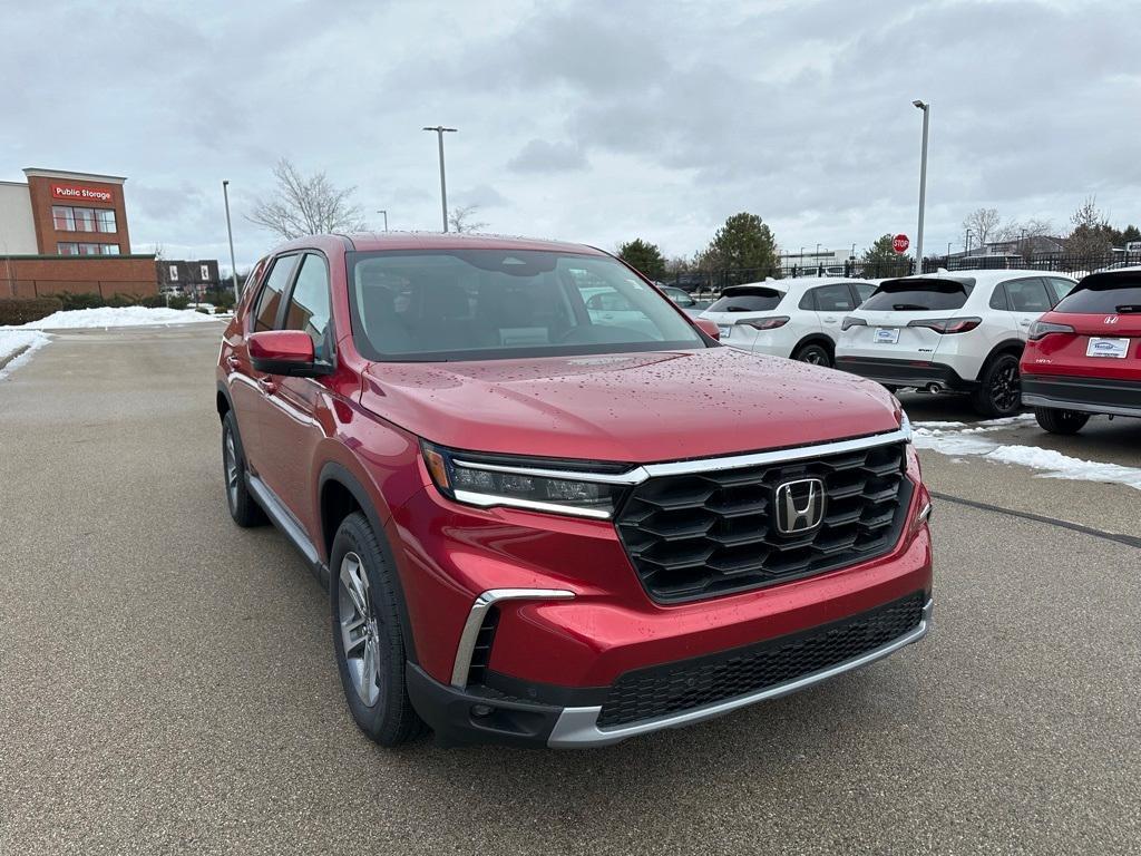 new 2025 Honda Pilot car, priced at $48,930