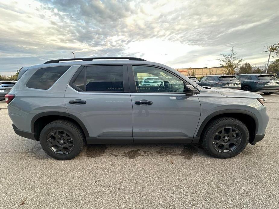 new 2025 Honda Pilot car, priced at $52,035