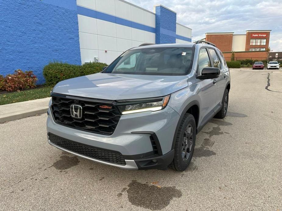 new 2025 Honda Pilot car, priced at $52,035