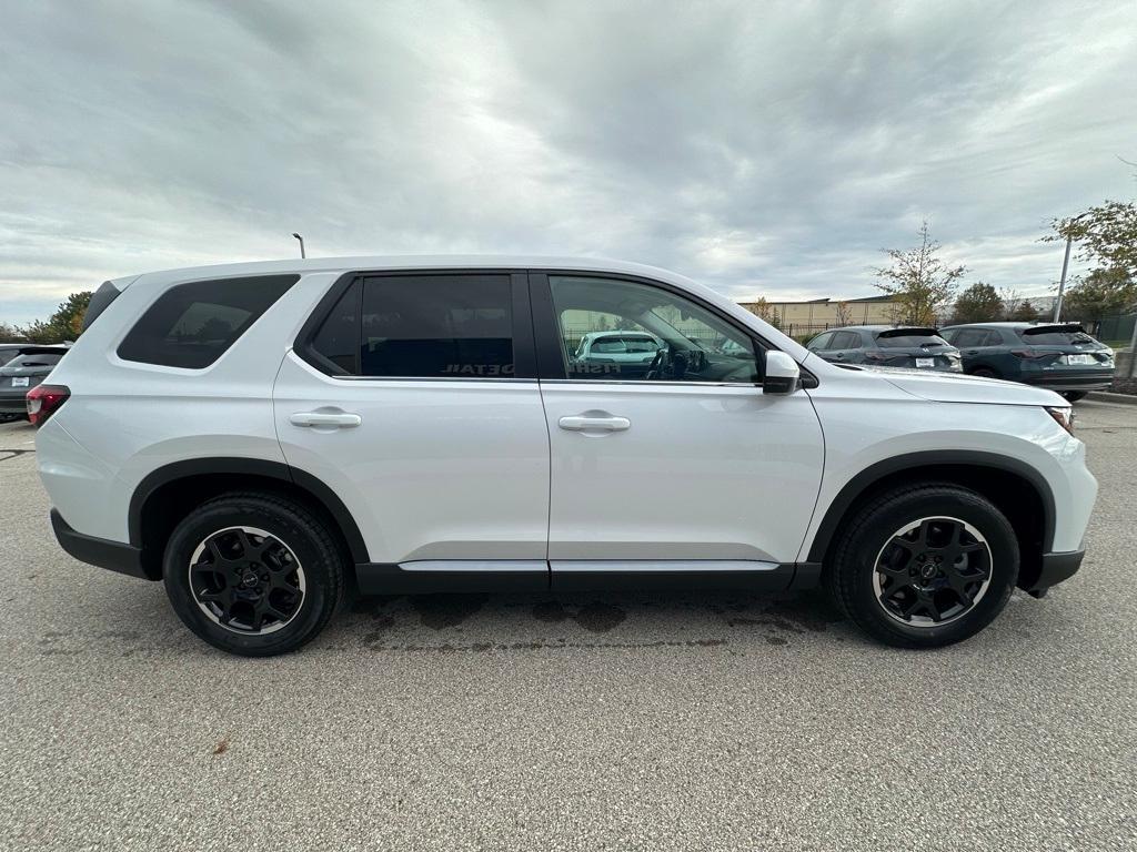 new 2025 Honda Pilot car, priced at $50,080