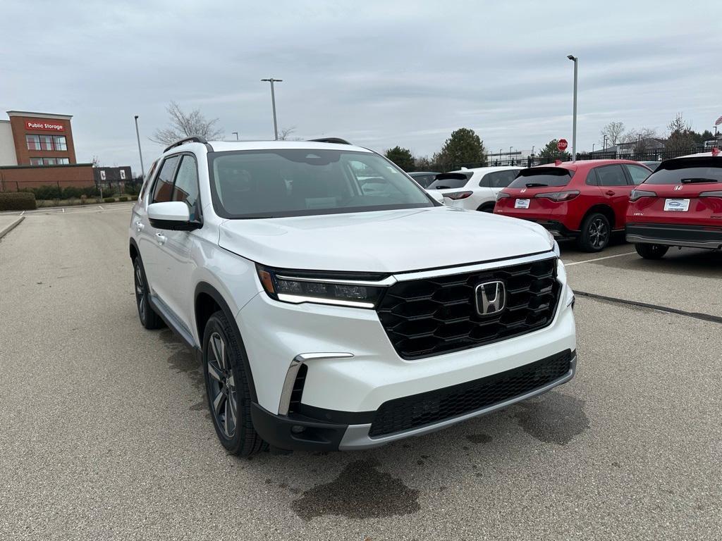 new 2025 Honda Pilot car, priced at $52,440