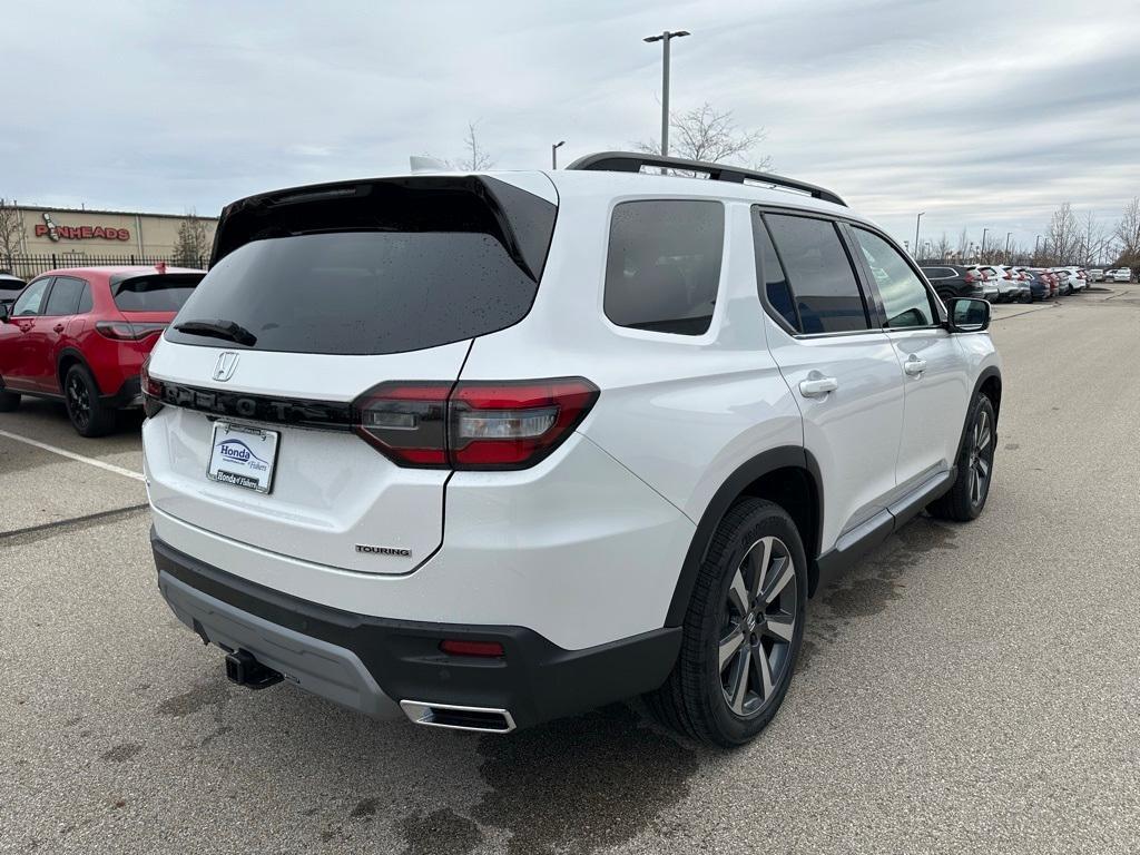 new 2025 Honda Pilot car, priced at $52,440