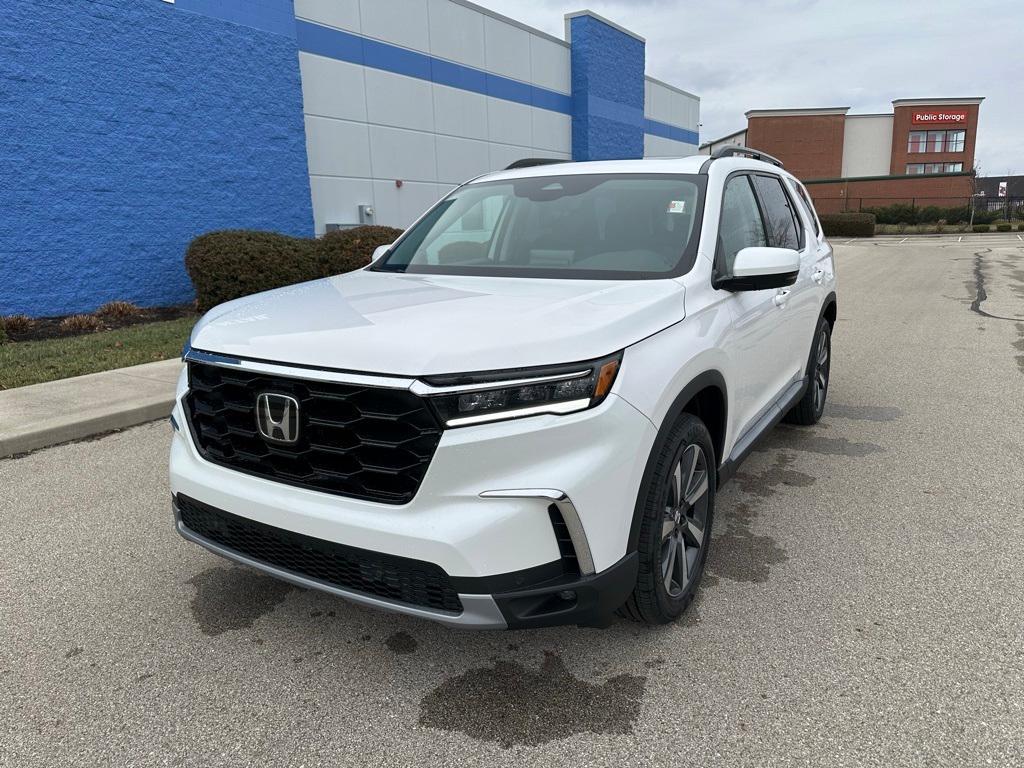 new 2025 Honda Pilot car, priced at $52,440