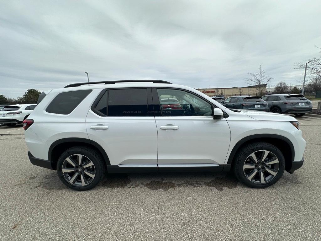 new 2025 Honda Pilot car, priced at $52,440