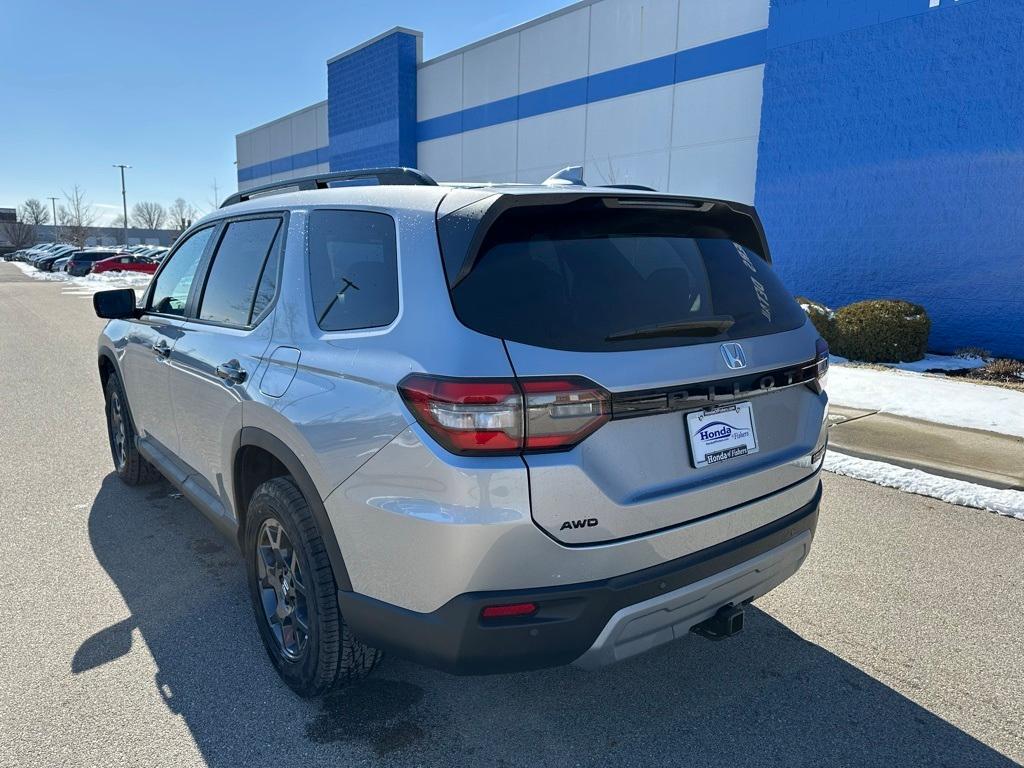 new 2025 Honda Pilot car, priced at $50,850