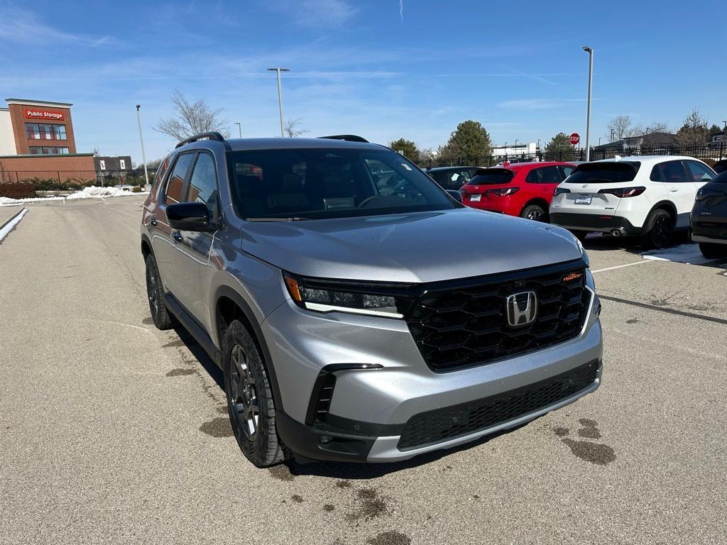 new 2025 Honda Pilot car, priced at $50,850