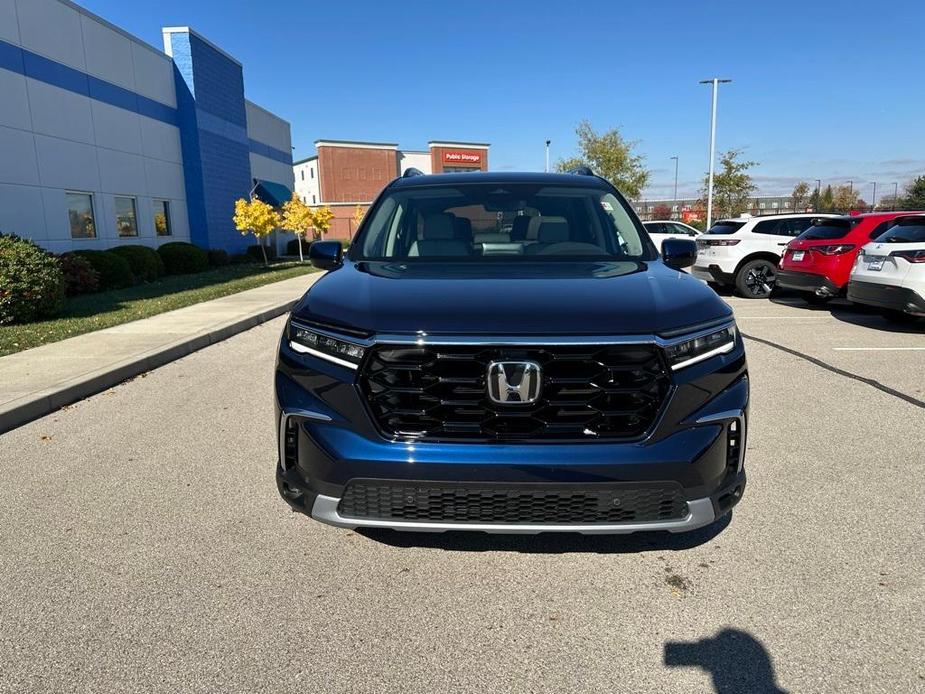 new 2025 Honda Pilot car, priced at $50,995