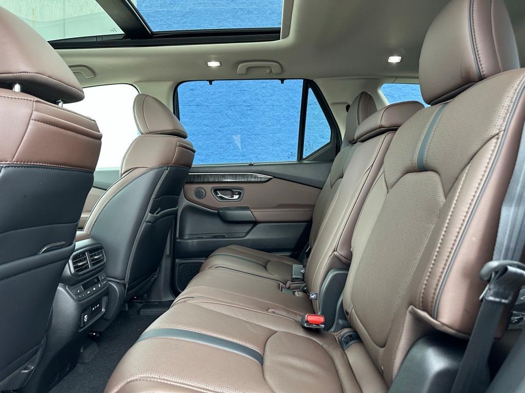 new 2025 Honda Pilot car, priced at $54,530