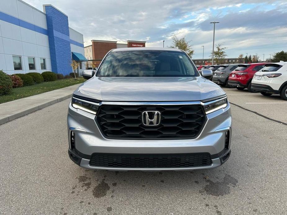 new 2025 Honda Pilot car, priced at $46,995