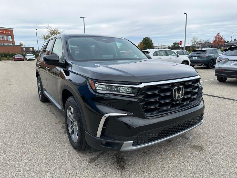 new 2025 Honda Pilot car, priced at $46,995