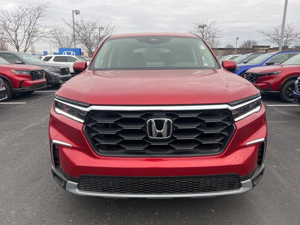 new 2025 Honda Pilot car, priced at $50,200