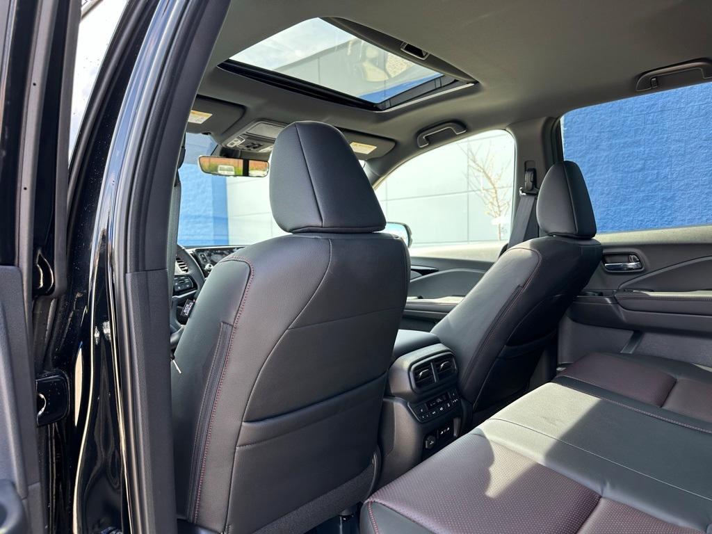 new 2025 Honda Ridgeline car, priced at $48,450