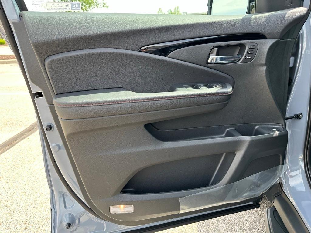 new 2025 Honda Ridgeline car, priced at $50,385