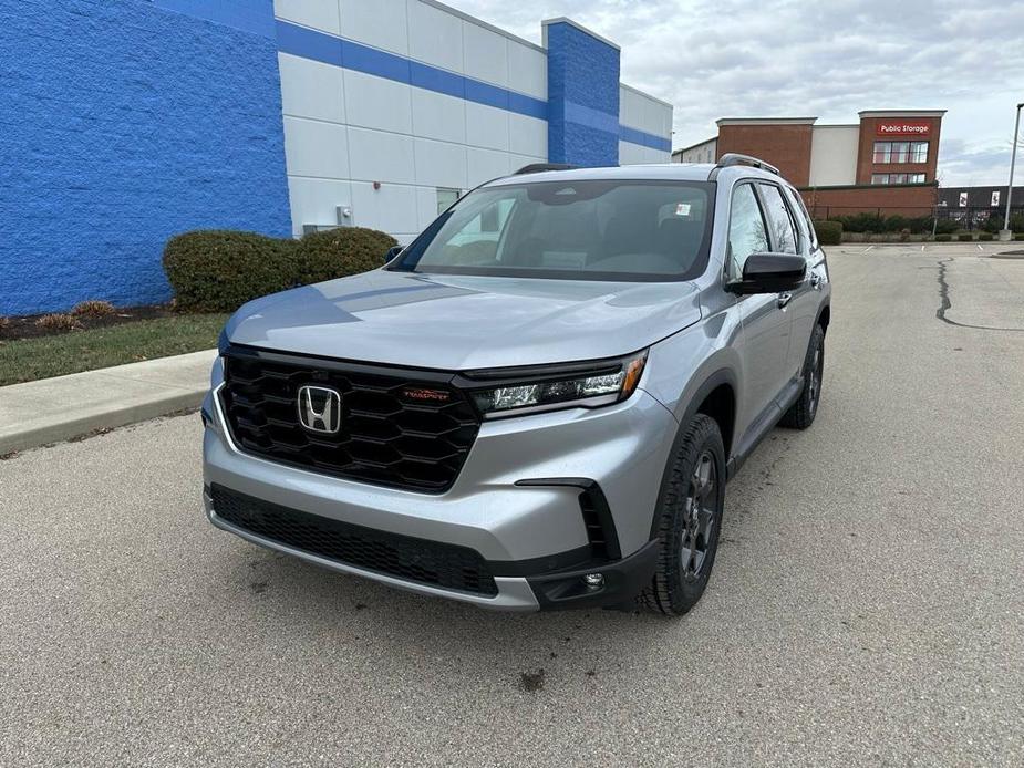 new 2025 Honda Pilot car, priced at $50,795