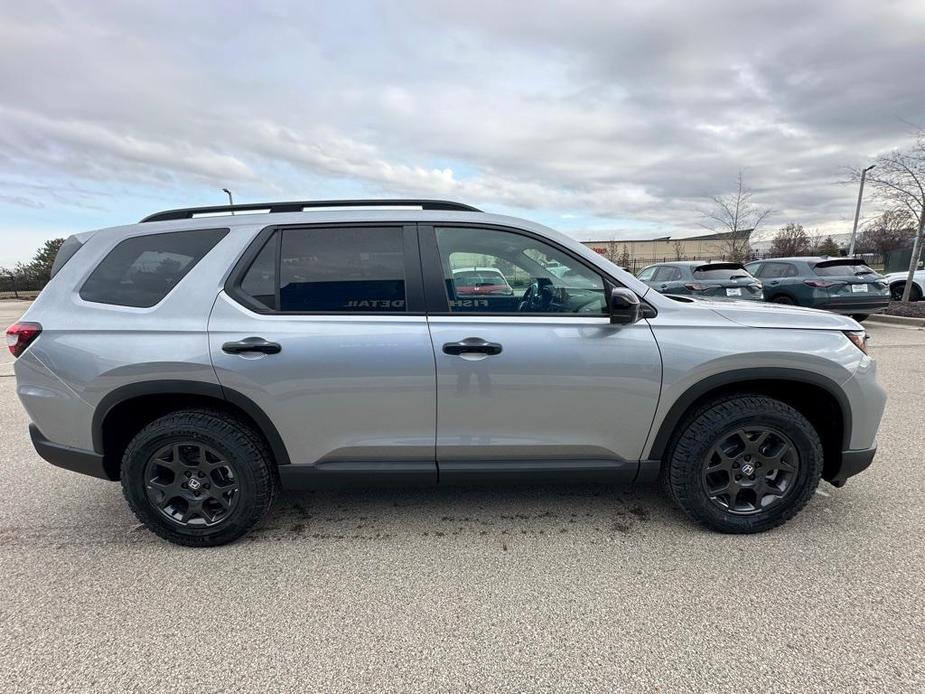 new 2025 Honda Pilot car, priced at $50,795