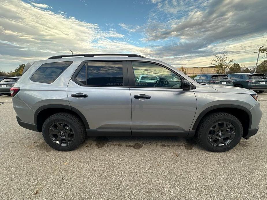 new 2025 Honda Pilot car, priced at $50,795