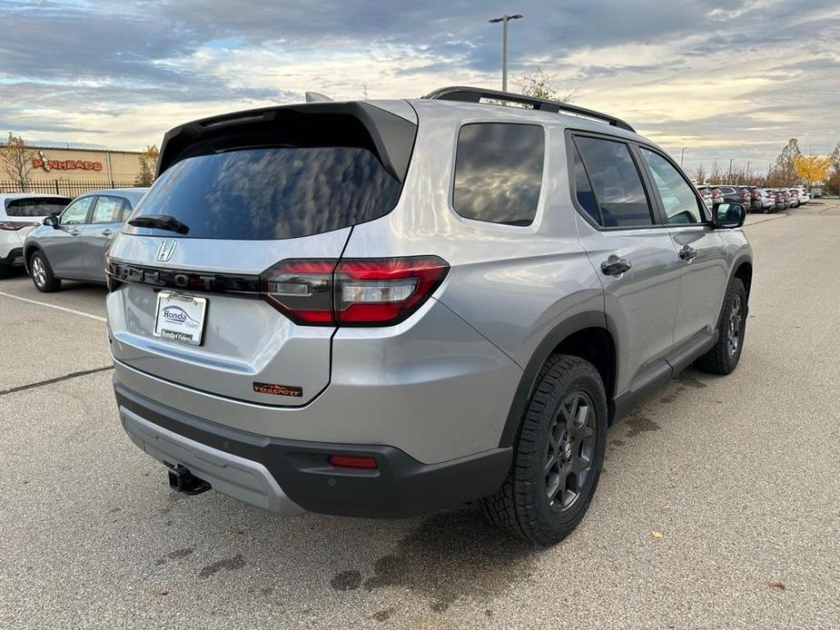 new 2025 Honda Pilot car, priced at $50,795