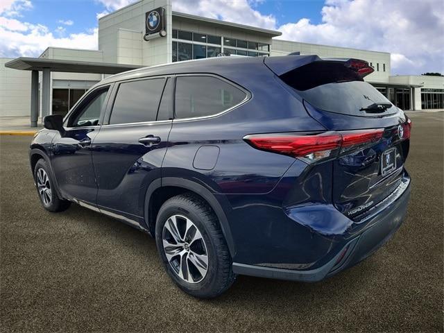 used 2021 Toyota Highlander car, priced at $30,991