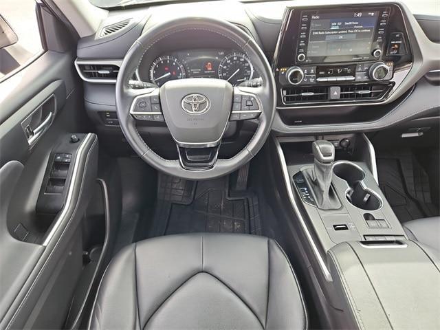 used 2021 Toyota Highlander car, priced at $30,991