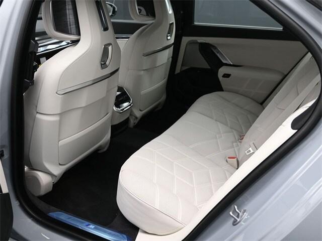 new 2025 BMW 760 car, priced at $134,105