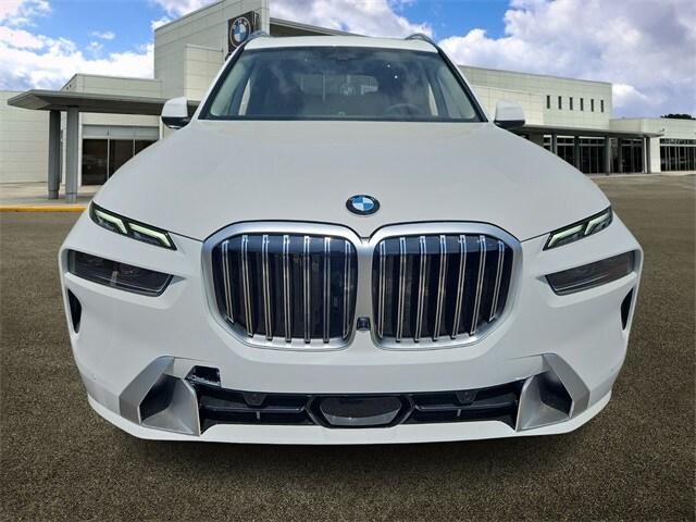 new 2025 BMW X7 car, priced at $93,690